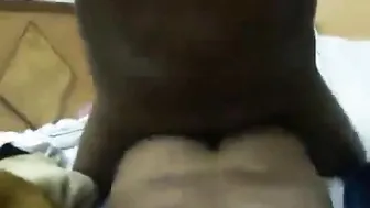 Amigos gay amateur indios follando a pelo y chupando