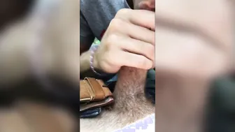 Garoto brasileiro faz boquete ao ar livre para jock do texas