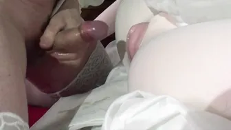 इमो क्रॉसड्रेसर एमेच्योर सेक्स डॉल के साथ सोलो सेशन में चोदता है