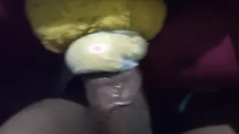黑肌猛男用超大鸡巴抹油后猛干情趣玩具