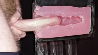 Cara peludo não circuncidado fode brinquedo fleshlight e goza muito...