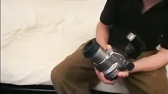 Um twink faz uma punheta em casa
