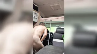 дрочить голым в автодоме и кончить - чуть не попался