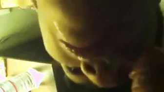Twink dá um boquete para o daddy