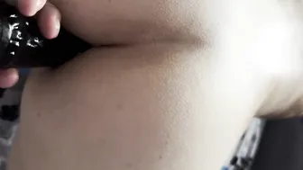Primera experiencia anal dolorosa de un joven twink con juguetes y ...