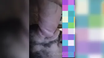 Cara faz boquete em pau grande e engole gozo no escritório