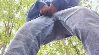 Twink 户外自慰时玩弄大鸡巴