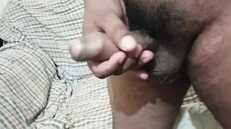 Joven se masturba en película viral impresionante, el tipo lo rompe...