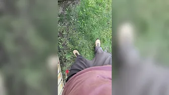 Pica grossa com anel peniano mijando e gozando ao ar livre
