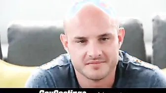 Thick cock casting agent fucks leather otter on audition bed