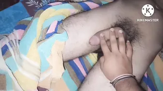 Hermastro indio revela su gran polla en toalla por primera vez