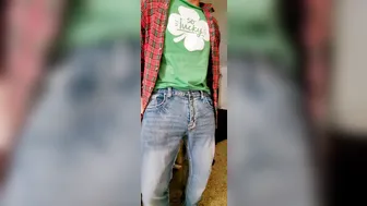 Hung twink reveals his huge hard cock in solo jerkoff