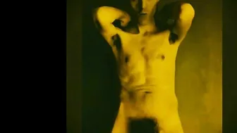 El twink británico freddie sunfields se desviste y se masturba la p...