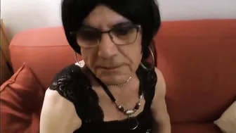 Hombre maduro recibe mamada interracial y anal en cámara
