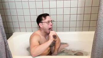 大屌小鲜肉danny wilcoxx用双头玻璃假阳具操自己