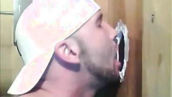 Boquete amador em glory hole com gozadas de pau grande