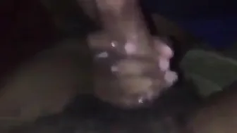 Twink amateur negro chupa polla grande hasta tragar