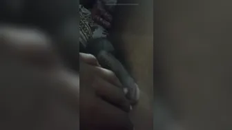 Solo twink branlette avec grosse bite