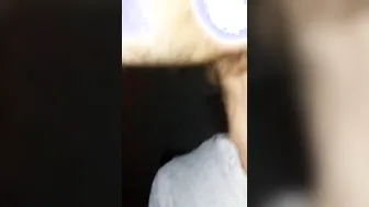 القحبة تتناك بدون واقي وتأخذ حليب الفحل