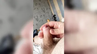 Amateur británico gordito con polla grande se masturba y se corre