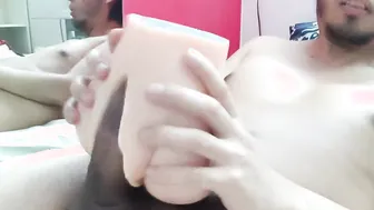 Twink latino magro leva anal brutal e creampie