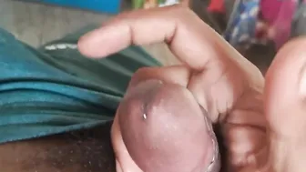 شاب شاذ يحصل على تدليك يدوي بالزيت حتى يقذف
