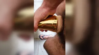 Ours poilu latino baise un masturbateur anal dehors