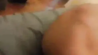 Boquete amador termina com gozada na cara e sua própria ejaculação