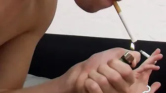 Intercambio de mamadas y sexo intenso entre jovencitos en una sesió...