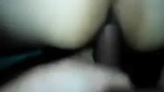Twink fode bareback e faz punheta em cena amadora hd