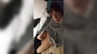 Französischer twink mit großem schwanz wichst und masturbiert solo