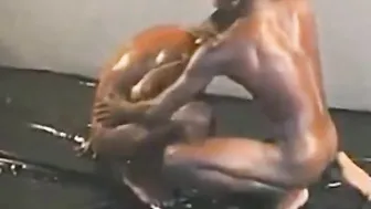 Massagem amadora de jovem termina com punheta e gozada