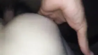 业余爸爸无套后入小鲜肉进行原始肛交
