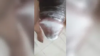 Follada a pelo post-gimnasio con latino de polla grande y negro mus...