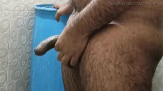 Papai indiano gordinho bate sua grossa rola grossa não circuncidada...