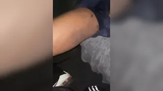 Twink negro esfrega seu pau grande em masturbação solo