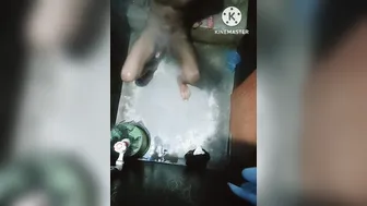 मेरी सौतेली बहन मुझे नंगे नहाते देखती है। उसने मेरा मोटा लंड देखा औ...
