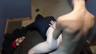 Amateur twink bareback anal et léchage de cul sur webcam