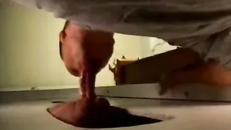 Boquete e anal amador em glory hole com um estranho