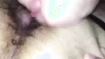 Papai urso fode sem camisinha seu filhote gordinho amador em uma fo...