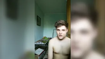 业余伪娘男同性恋在单人 webcam 秀中脱光衣服