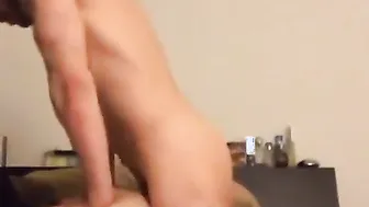Papa amateur encule brutalement lors d'une séquence anale sauvage
