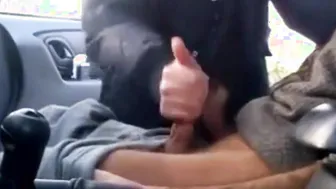 帅气猛男给老男人车震口交