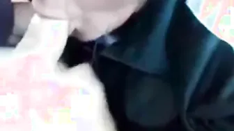 Daddy gibt jungenem mann einen blowjo...