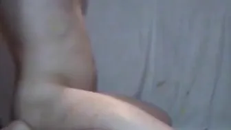 Amateur juega solo con penetración anal extrema profunda y gaping