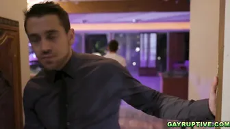دانتي كول يعلن عن مثليته لينيك دكوتا باين في طيزه بدون كوندوم