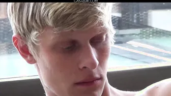 El jovencito alex waters se masturba en sesión de fotos en solitario