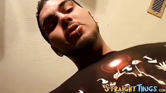 Jock hétero perfurado fala sujo e masturba seu pau duro
