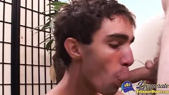 Jeune mince cory woodall se joue le cul et jouit dans la bouche d'i...