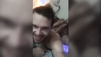 Hunk amateur se deja dominar y follar a pelo por un daddy